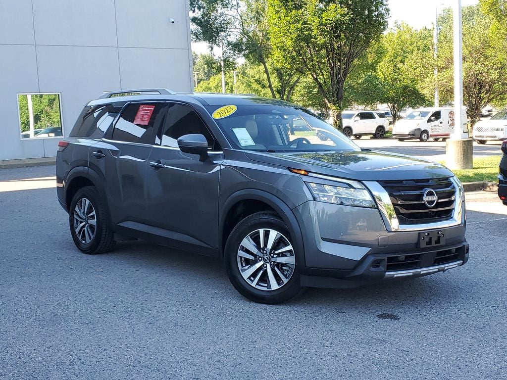 2023 Nissan Pathfinder SL