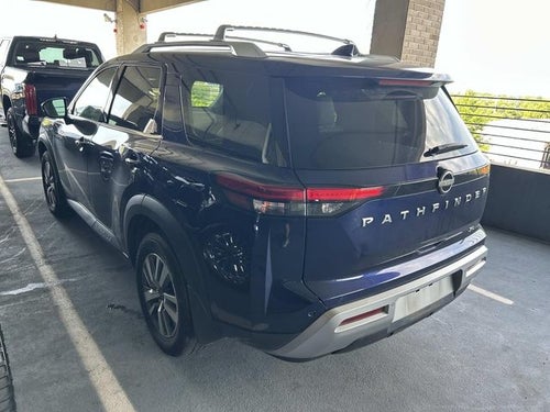 2022 Nissan Pathfinder SL