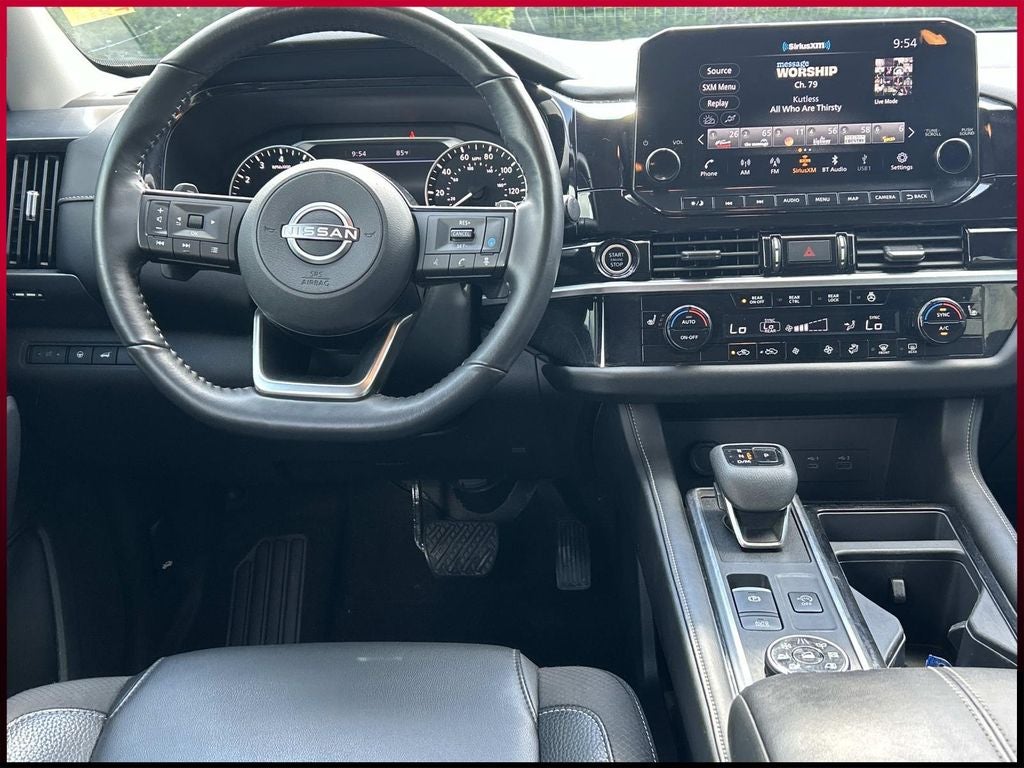 2023 Nissan Pathfinder SL