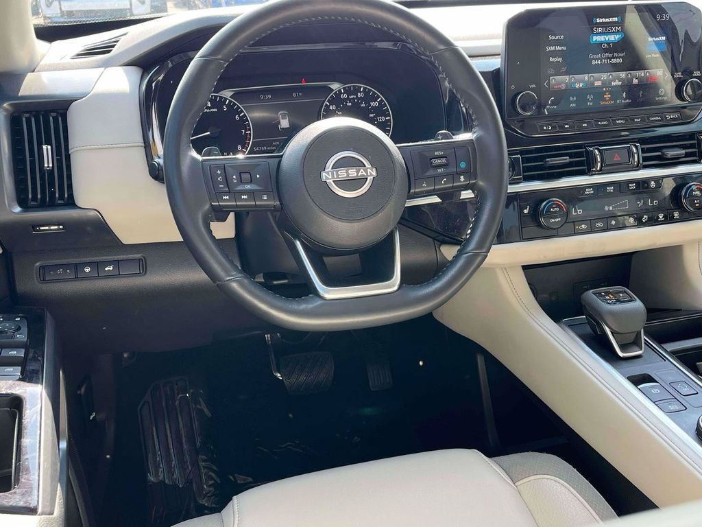 2023 Nissan Pathfinder SL