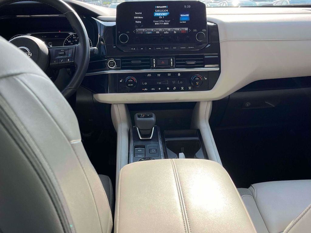 2023 Nissan Pathfinder SL