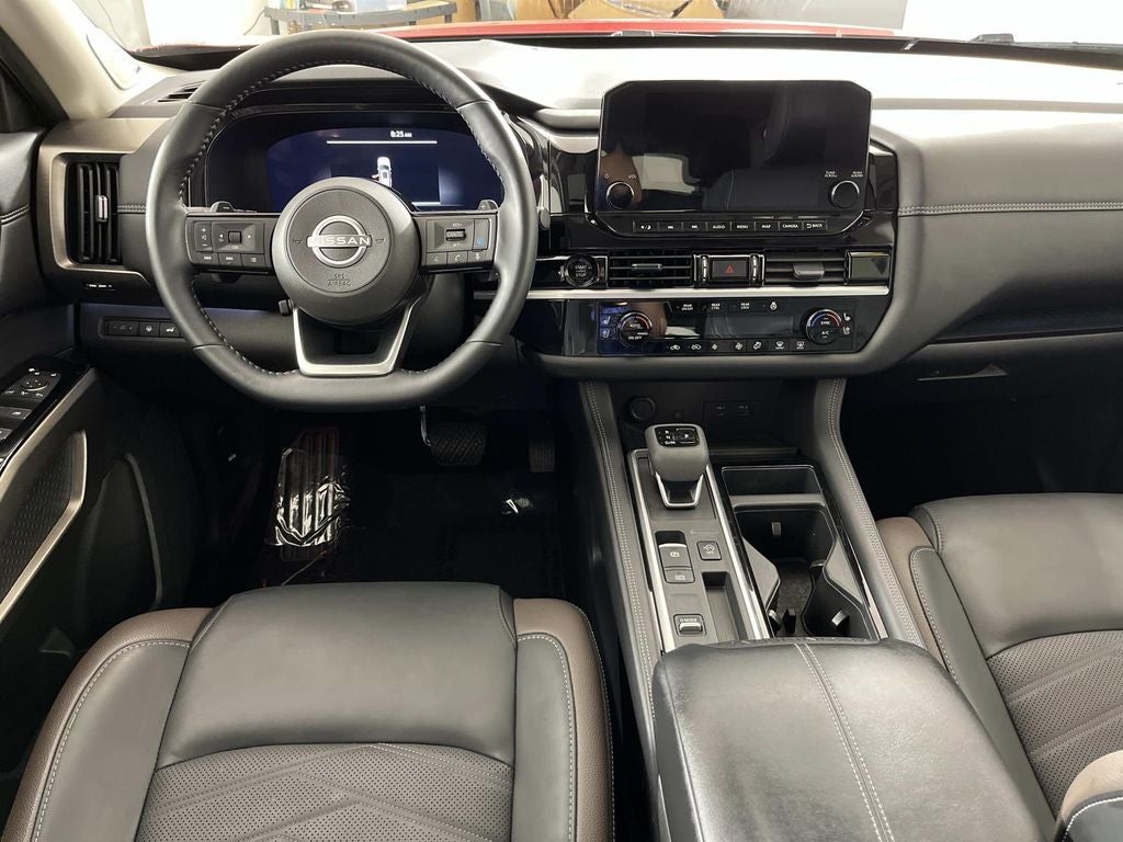 2025 Nissan Pathfinder Platinum