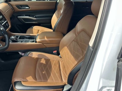 2025 Nissan Pathfinder Platinum