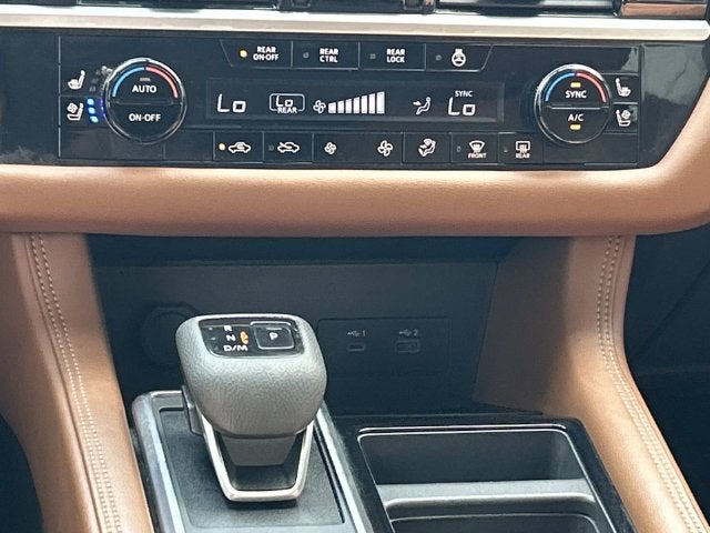 2025 Nissan Pathfinder Platinum