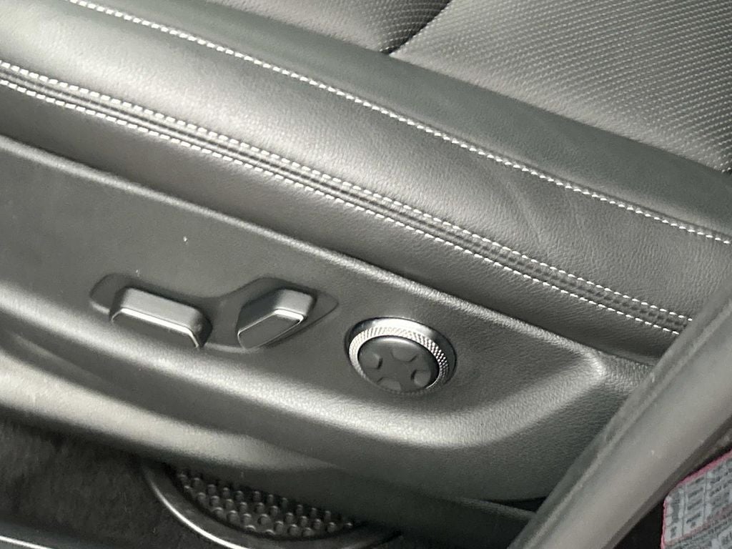 2024 Genesis GV70 2.5T