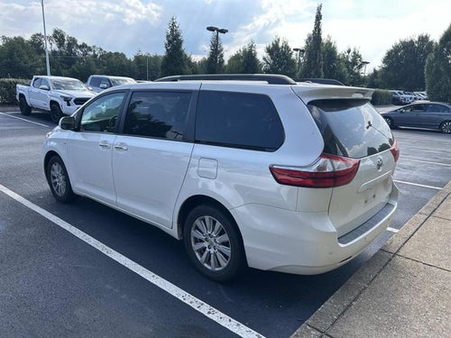 2017 Toyota Sienna XLE 7 Passenger