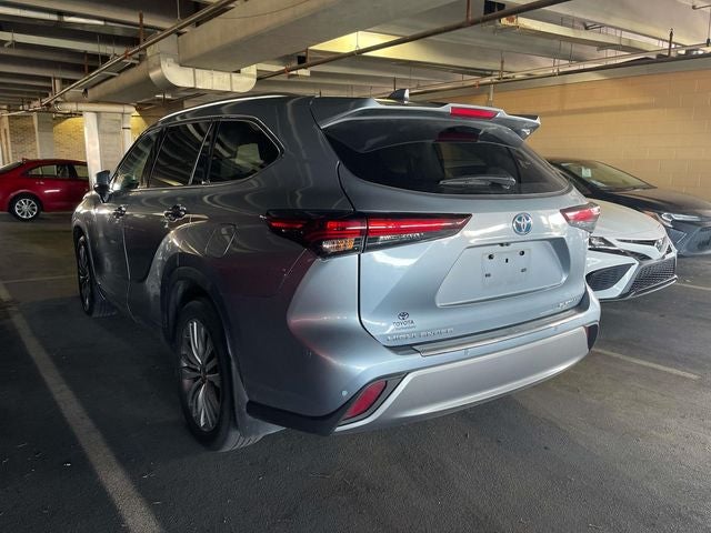 2024 Toyota Highlander Hybrid Platinum