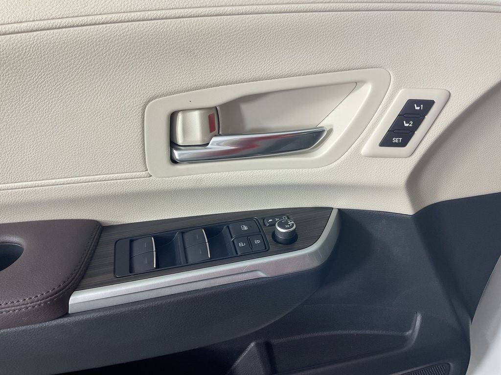 2021 Toyota Sienna Platinum 7 Passenger