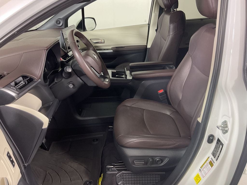 2021 Toyota Sienna Platinum 7 Passenger
