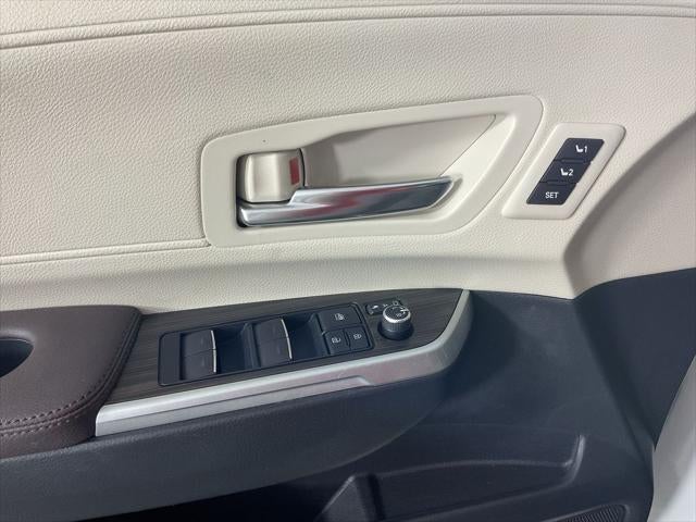 2021 Toyota Sienna Platinum 7 Passenger