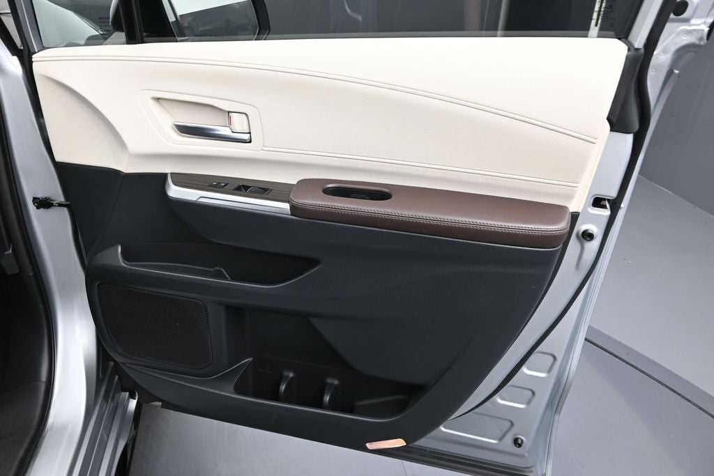 2021 Toyota Sienna Platinum 7 Passenger