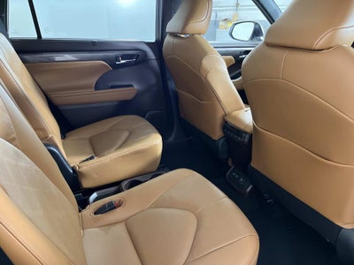 2021 Toyota Highlander Platinum