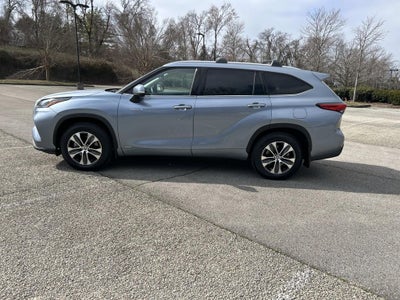 2021 Toyota Highlander Hybrid XLE