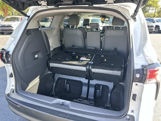 2022 Toyota Sienna XLE 8 Passenger
