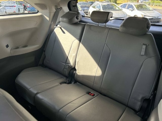 2022 Toyota Sienna XLE 8 Passenger