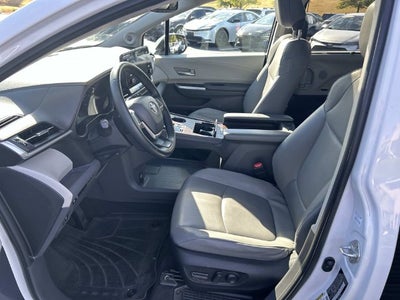 2022 Toyota Sienna XLE 8 Passenger