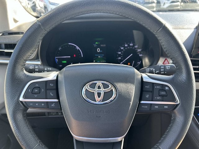 2022 Toyota Sienna XLE 8 Passenger
