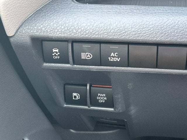 2022 Toyota Sienna XLE 8 Passenger