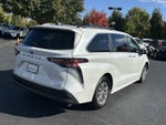 2022 Toyota Sienna XLE 8 Passenger