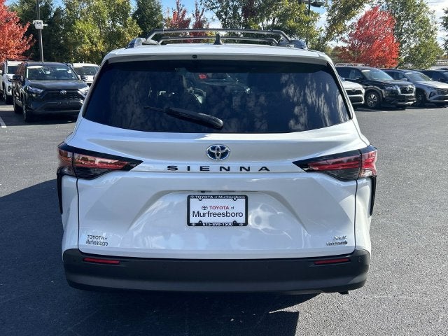 2022 Toyota Sienna XLE 8 Passenger