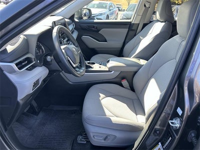 2024 Toyota Highlander LE