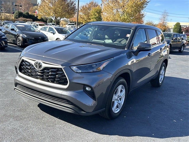 2024 Toyota Highlander LE