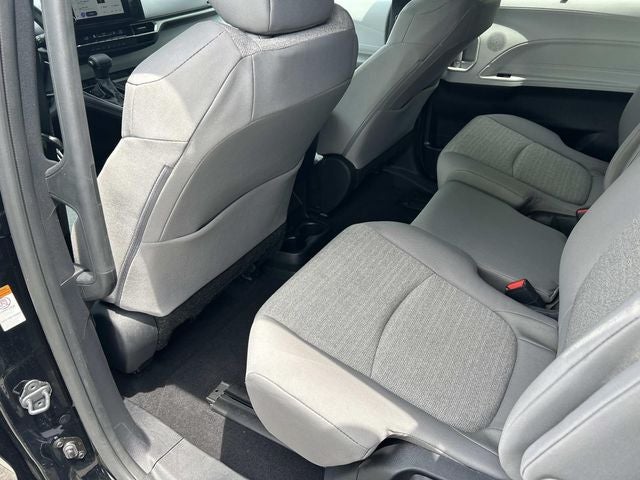2026 Toyota Sienna LE 8 Passenger