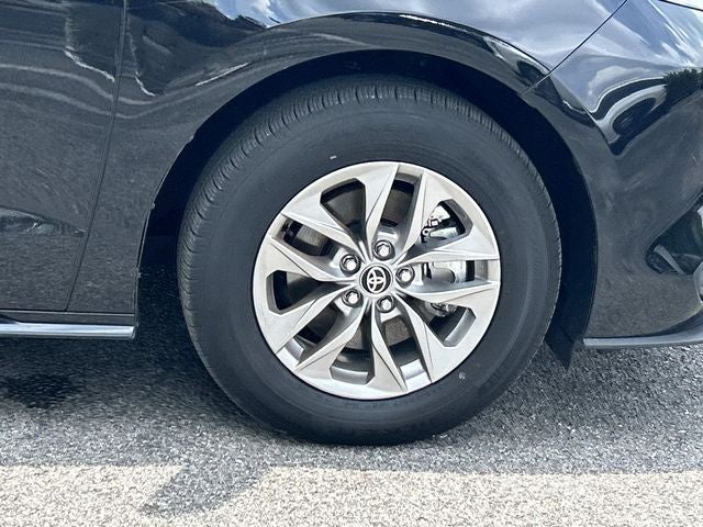 2026 Toyota Sienna LE 8 Passenger