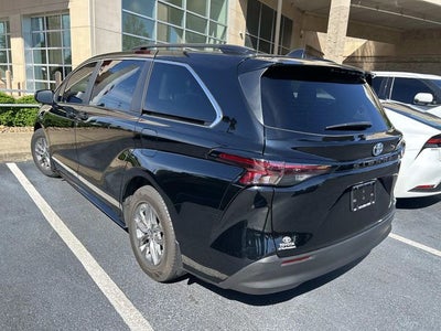 2024 Toyota Sienna LE 8 Passenger