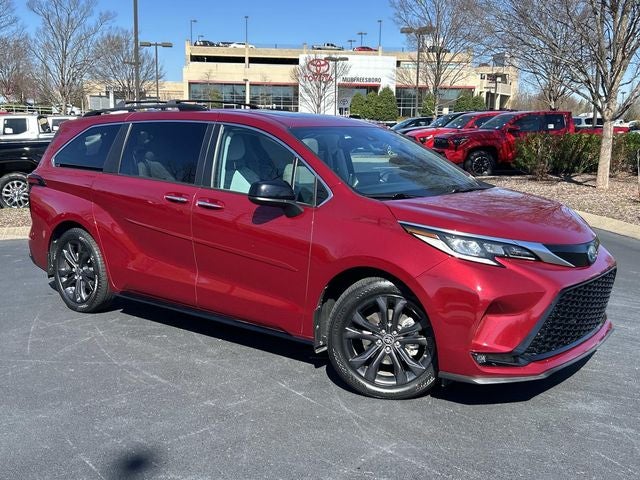 2022 Toyota Sienna XSE 7 Passenger