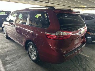 2015 Toyota Sienna XLE 8 Passenger