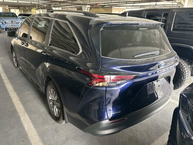 2025 Toyota Sienna XLE 8 Passenger