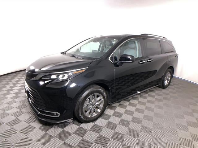 2024 Toyota Sienna XLE 8 Passenger