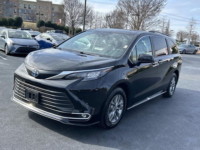 2024 Toyota Sienna XLE 7 Passenger