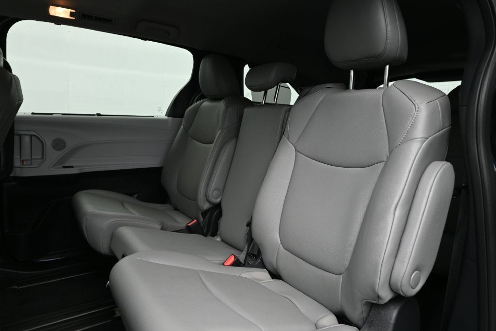 2026 Toyota Sienna XLE 8 Passenger