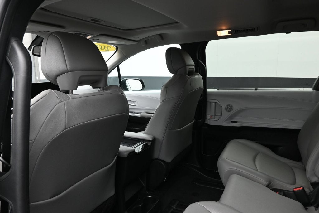 2026 Toyota Sienna XLE 8 Passenger