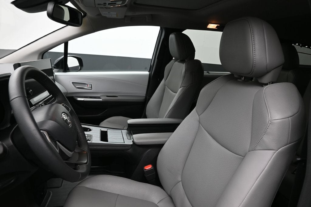 2026 Toyota Sienna XLE 8 Passenger