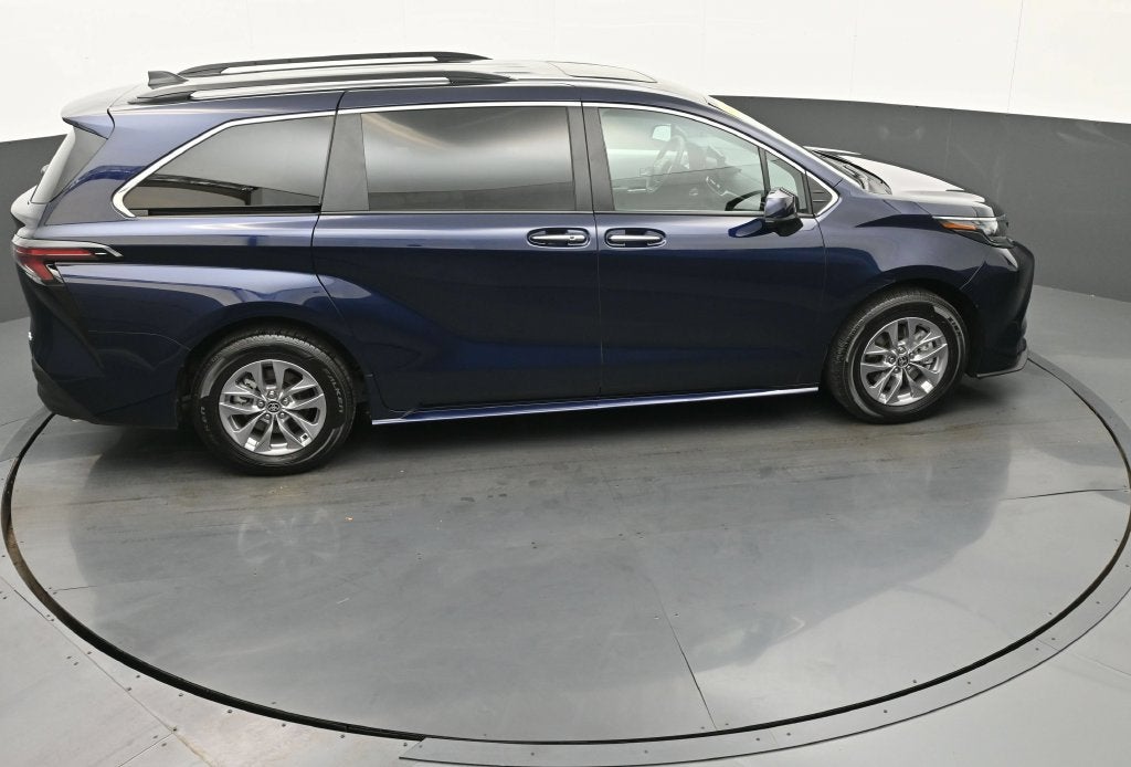 2026 Toyota Sienna XLE 8 Passenger