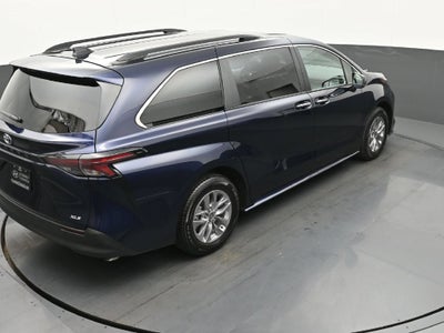 2026 Toyota Sienna XLE 8 Passenger