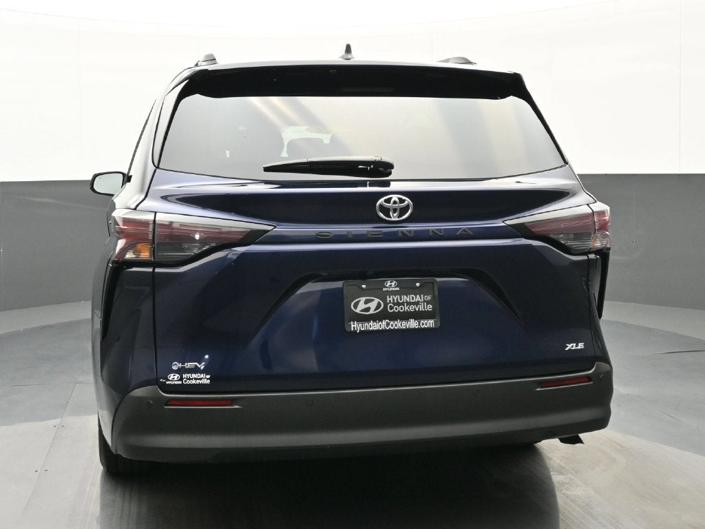 2026 Toyota Sienna XLE 8 Passenger