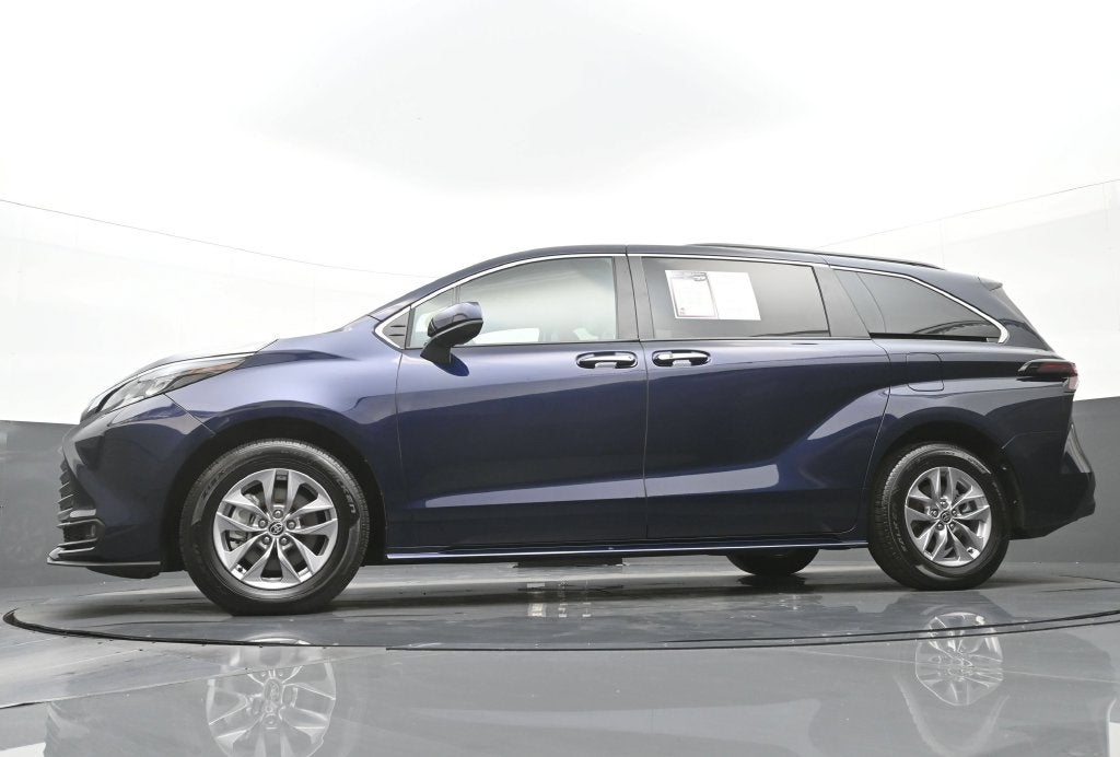 2026 Toyota Sienna XLE 8 Passenger