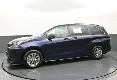 2026 Toyota Sienna XLE 8 Passenger