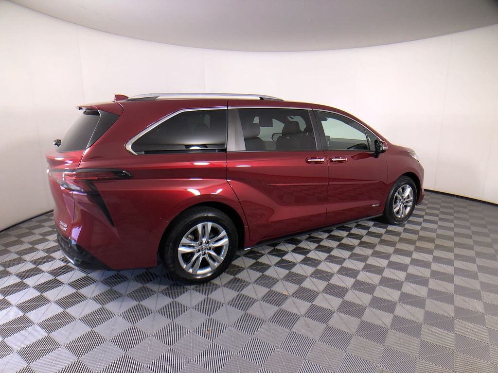 2021 Toyota Sienna Limited 7 Passenger