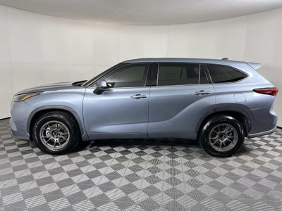 2022 Toyota Highlander LE