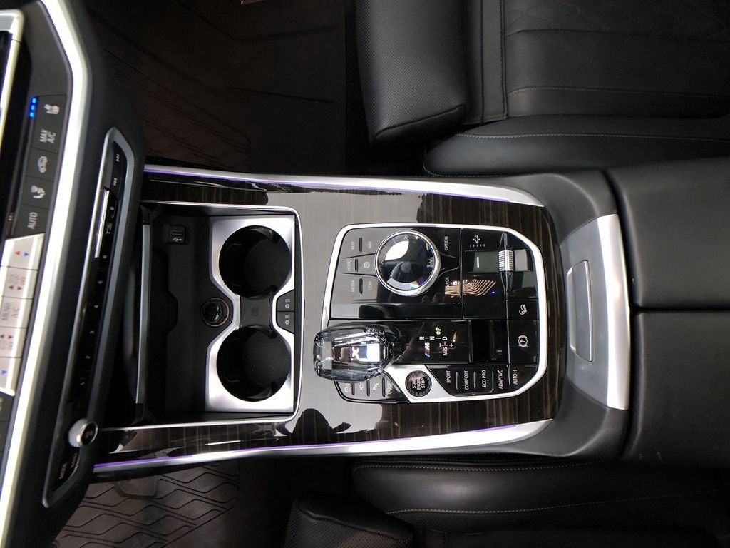 2021 BMW X7 M50i