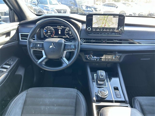 2023 Mitsubishi Outlander SE