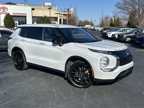 2023 Mitsubishi Outlander SE