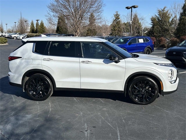2023 Mitsubishi Outlander SE