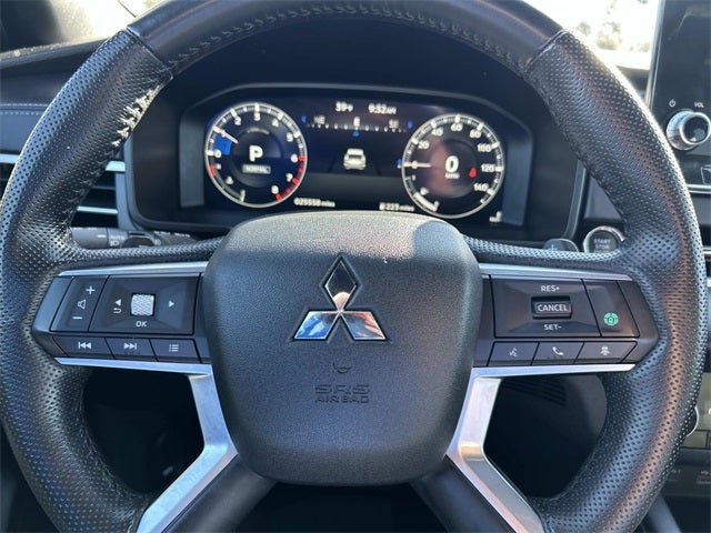 2023 Mitsubishi Outlander SE