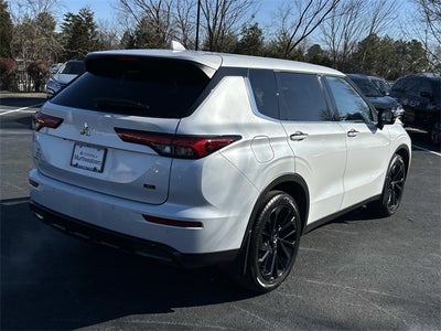 2023 Mitsubishi Outlander SE